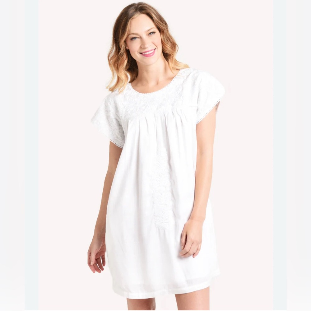 J. MARIE Bonita Dress White Embroidered with pockets Women’s size XS Bridal